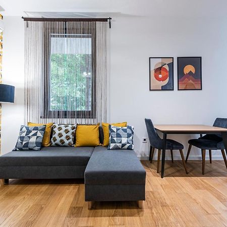 Vertigo Modern Studio-Free Private Parking-Fast Wi-Fi Novi Sad Esterno foto
