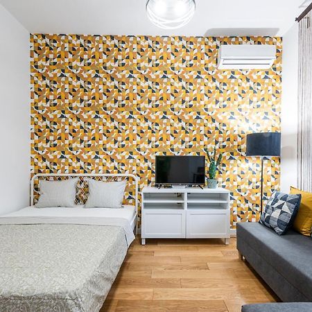 Vertigo Modern Studio-Free Private Parking-Fast Wi-Fi Novi Sad Esterno foto