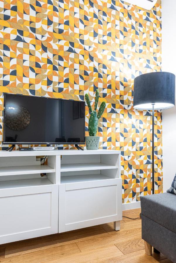 Vertigo Modern Studio-Free Private Parking-Fast Wi-Fi Novi Sad Esterno foto
