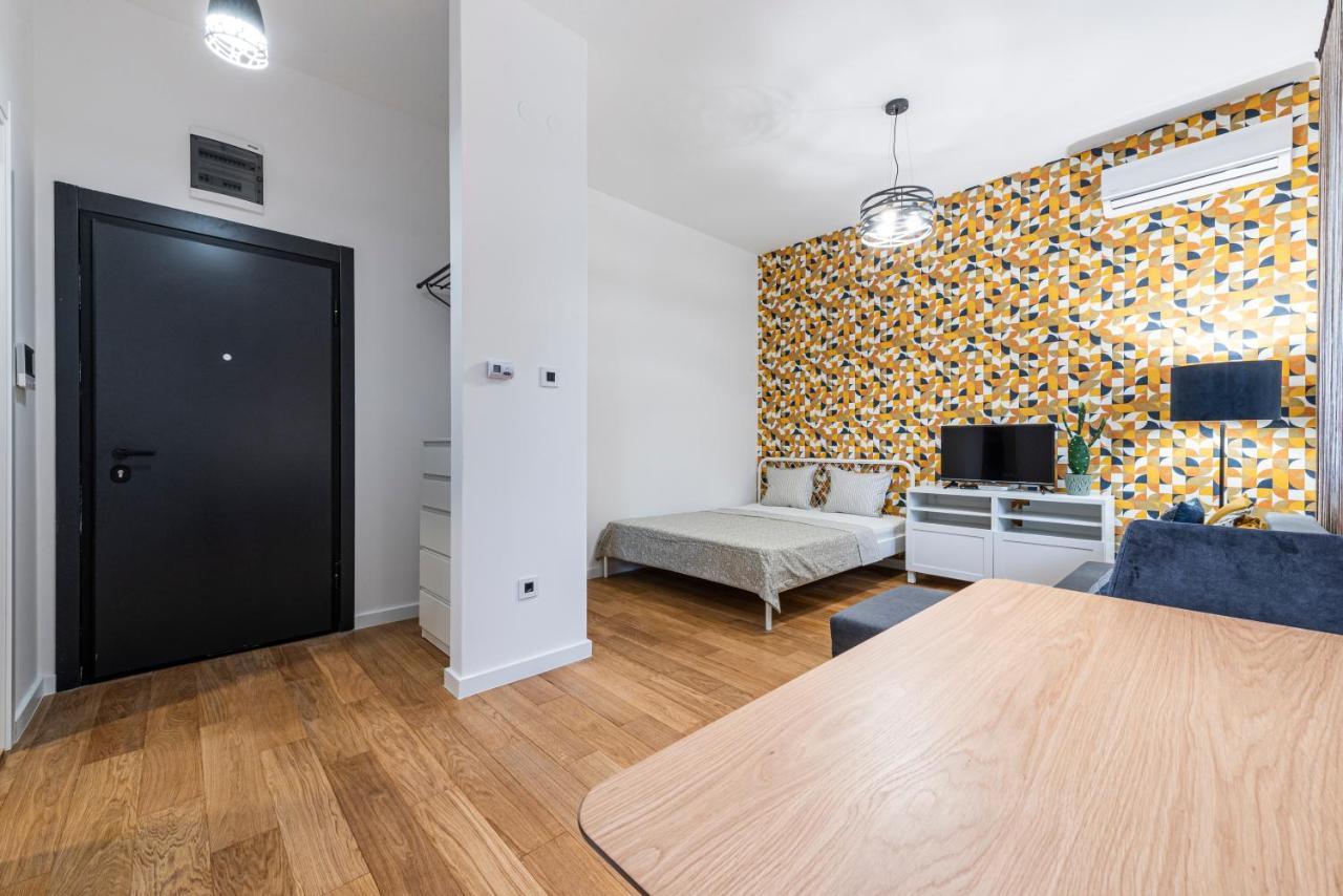 Vertigo Modern Studio-Free Private Parking-Fast Wi-Fi Novi Sad Esterno foto